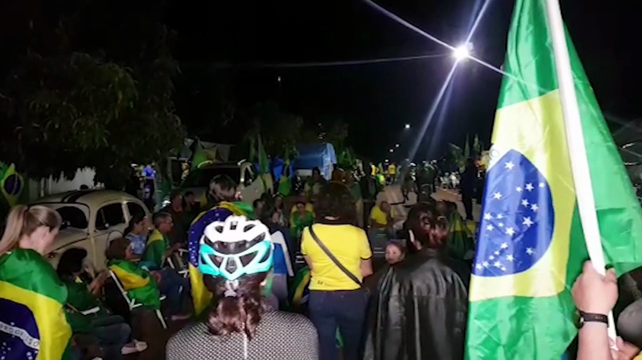 Manifestantes cascavelenses oram pelo Brasil