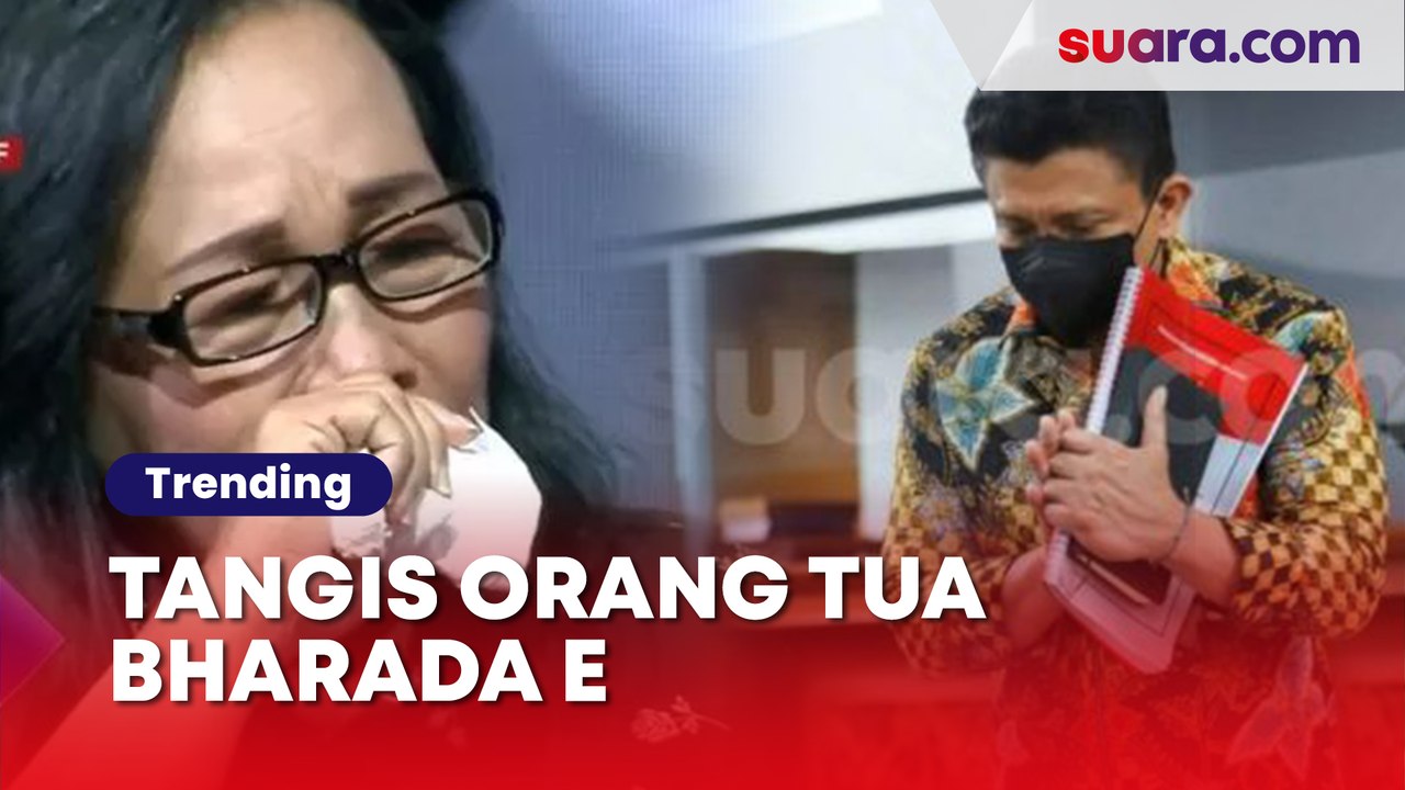 Tangis Orang Tua Bharada E, Minta Ferdy Sambo Bersikap Jantan: Apalagi Bapak Jenderal!