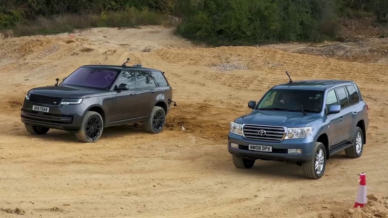 Range Rover v Land Cruiser- UP-HILL DRAG RACE