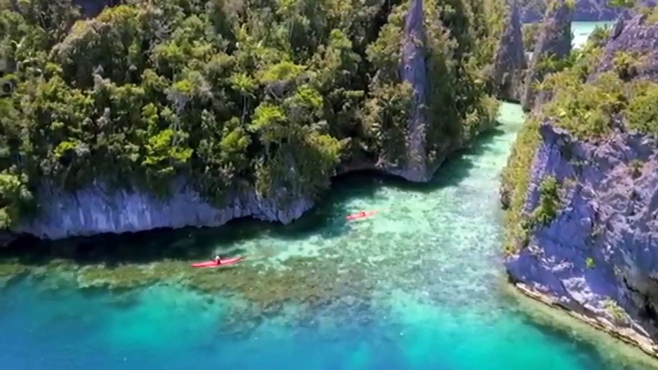 THE BEAUTY OF RAJA AMPAT PAPUA INDONESIA (Beauty in Raja Ampat)