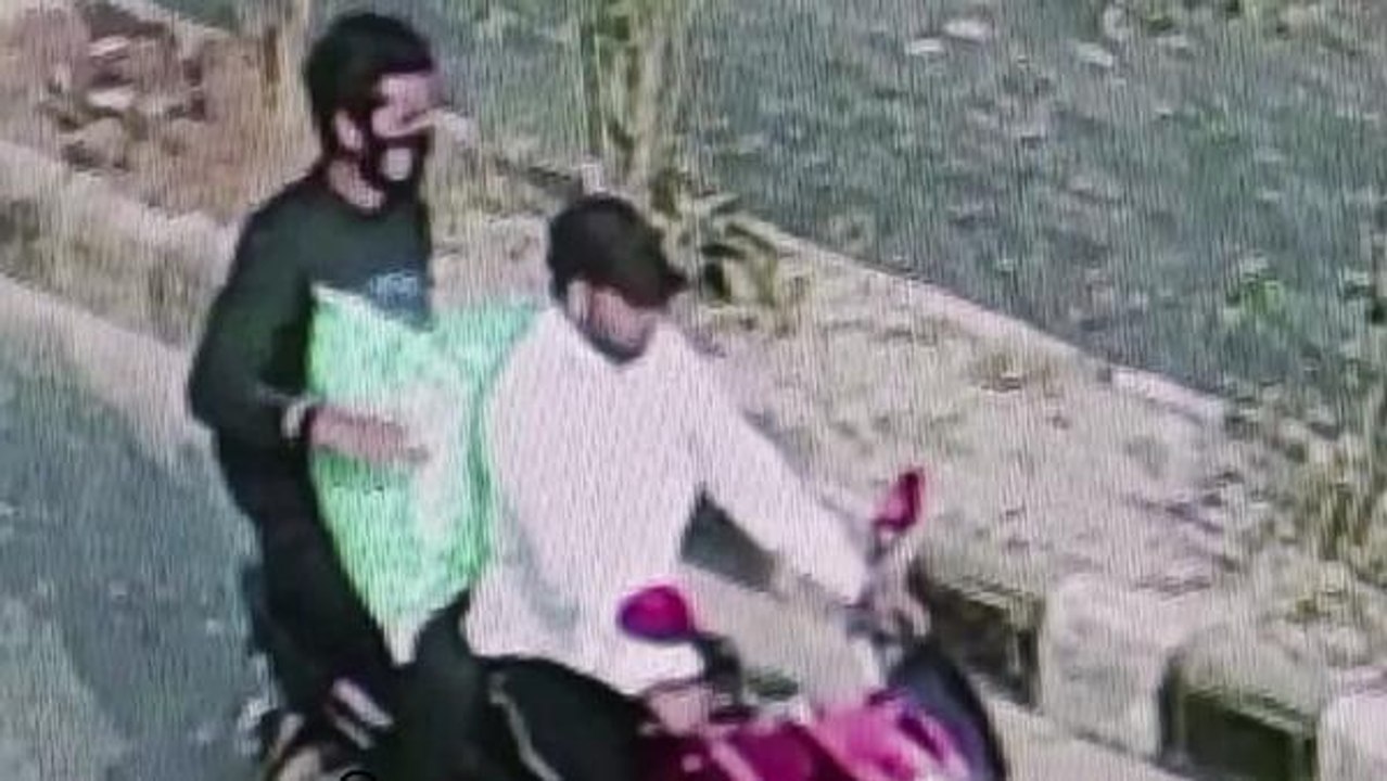 1 करोड़ की सोना लूट का CCTV फुटेज आया सामने, देखिए कैसे बोरे में भरकर ले गए सोना