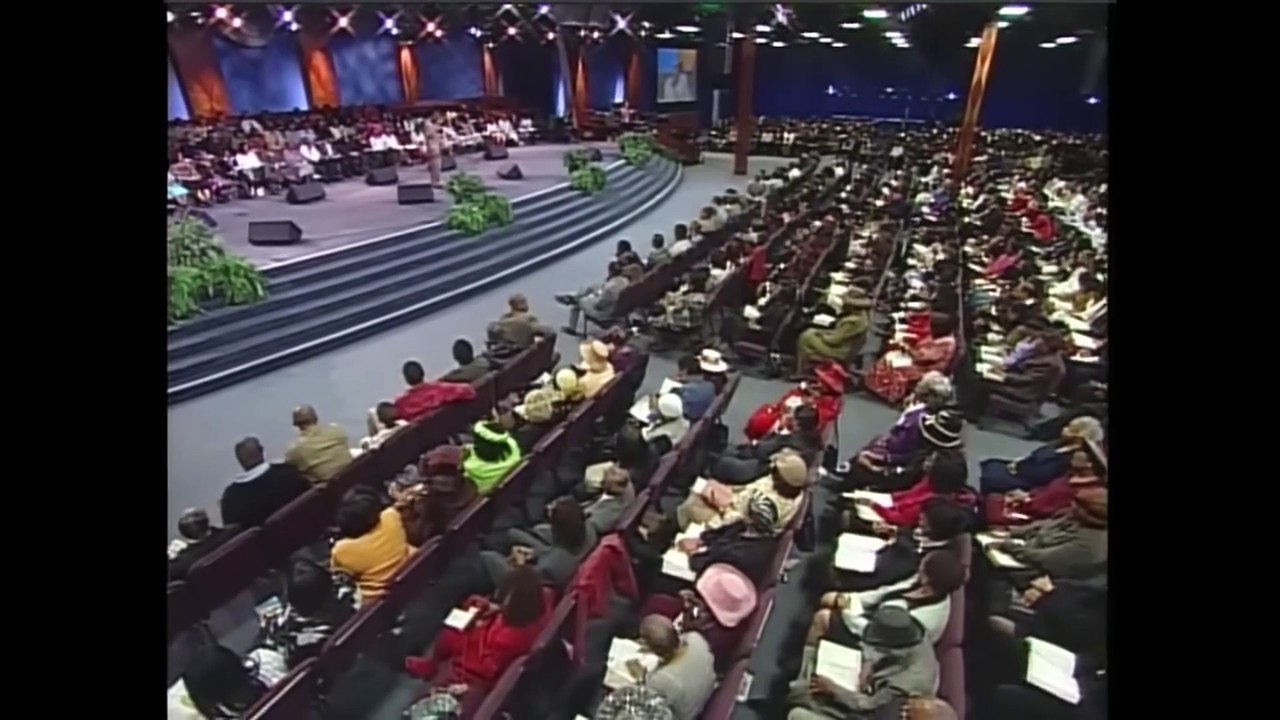 BISHOP NOEL JONES - THE STORM IS PASSING OVER