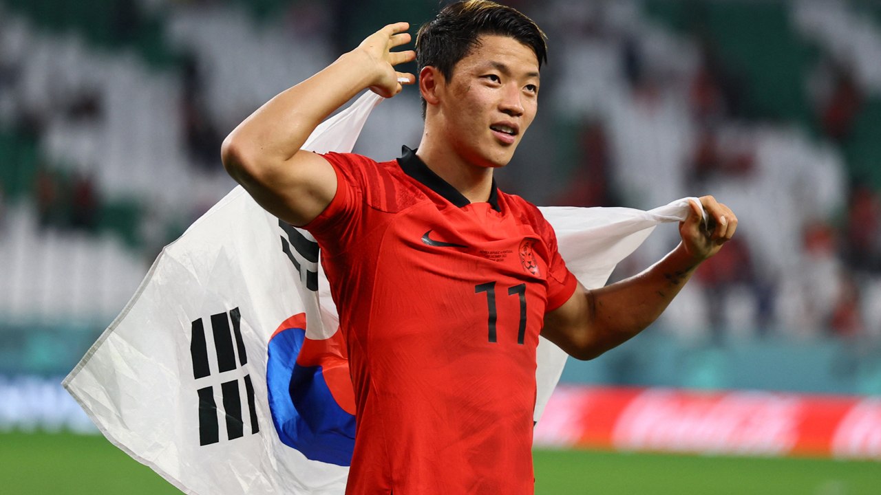 황희찬 소속팀 울버햄튼 "월드컵 영웅이 돌아왔다" 환영 / YTN