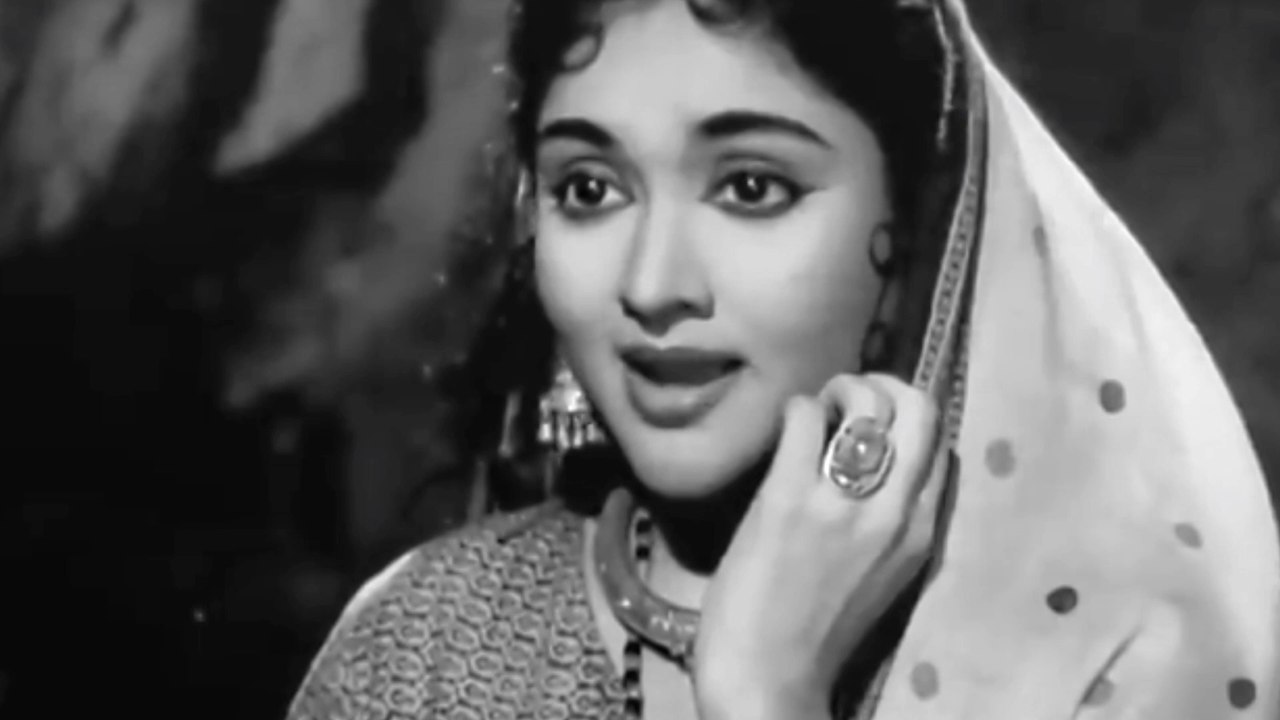 Yeh Dil Aur Unki Nigahon Ke - Lata Mangeshkar