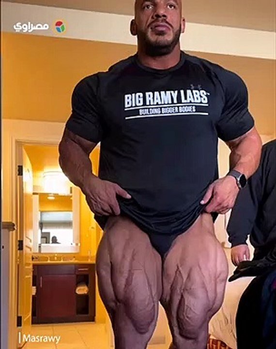 بيج رامي يستعرض عضلاته قبل ساعات من نهائي مستر أولمبيا