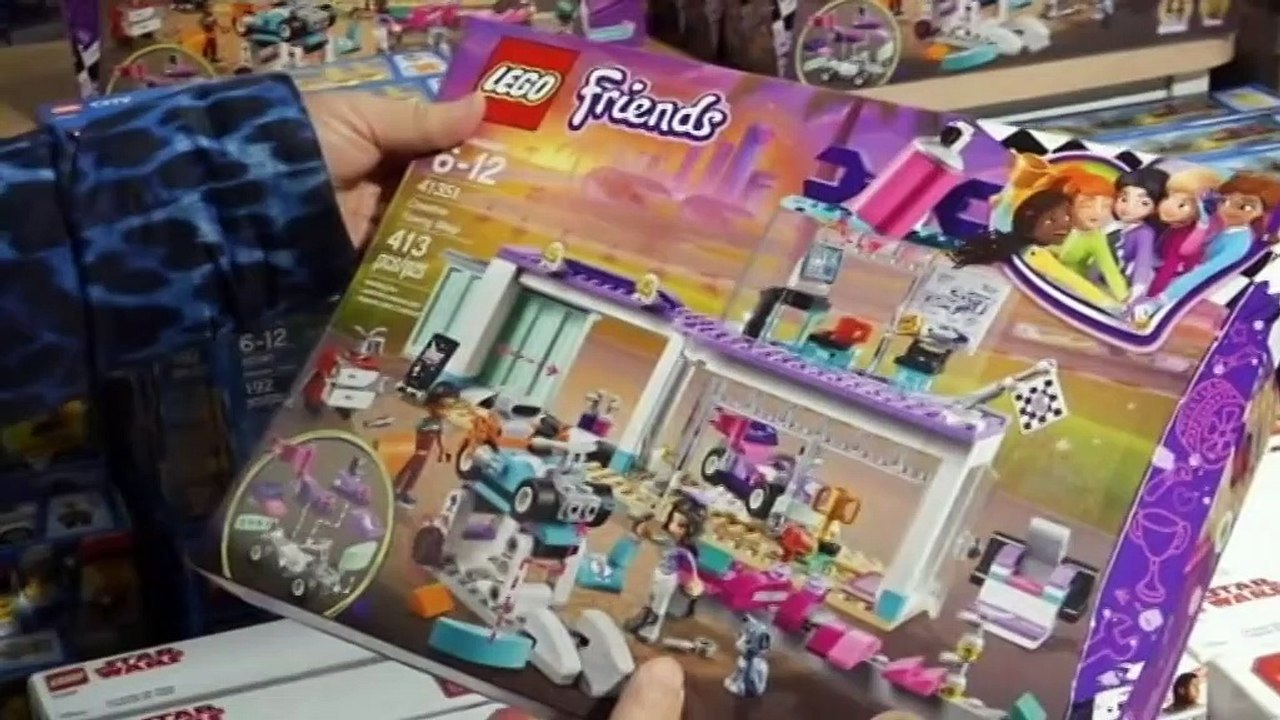 Retailers predict record holiday sales despite rate rises