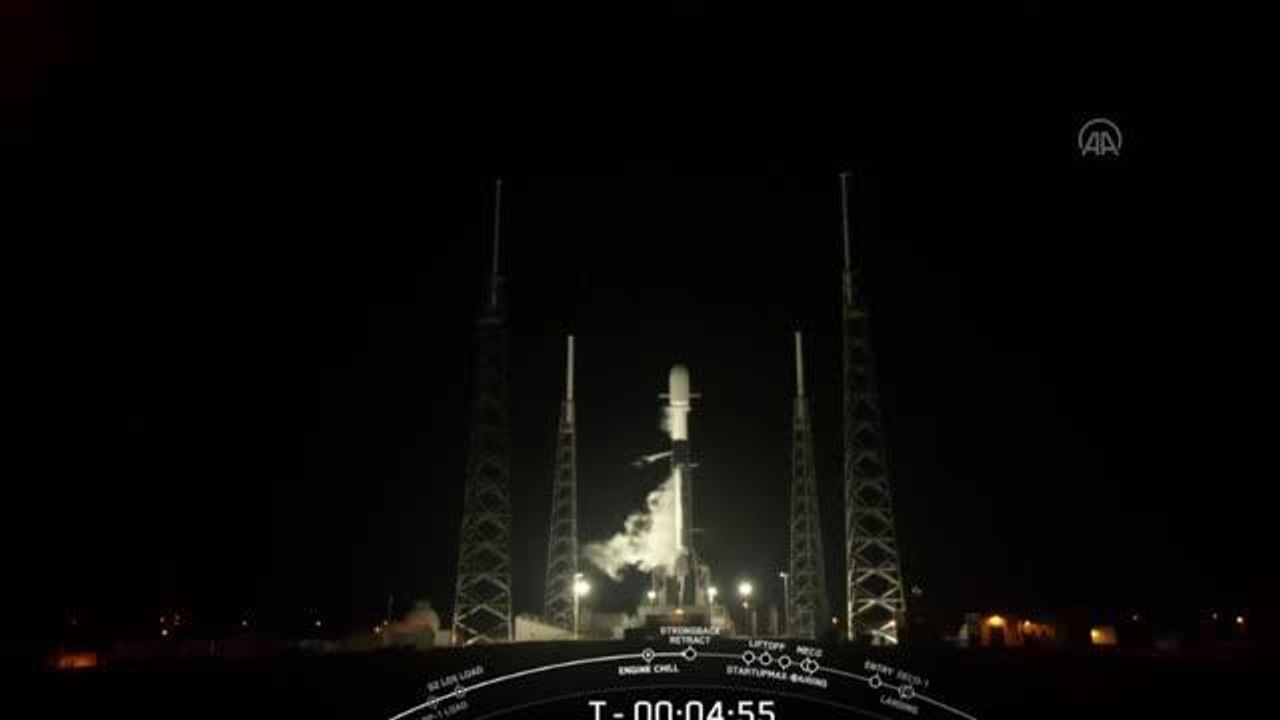 SpaceX, uzaya Starlink uydusu fırlattı