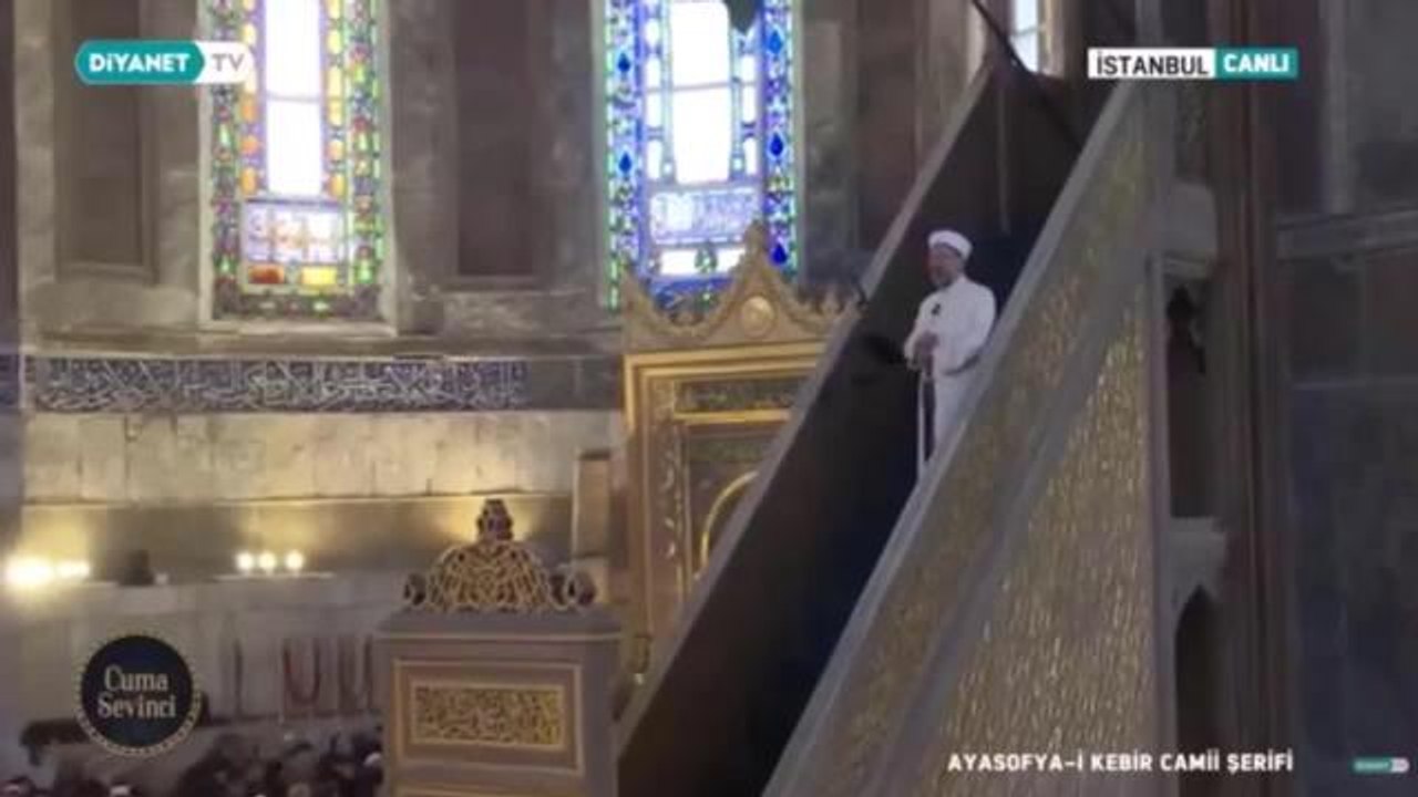 Diyanet İşleri Başkanı Erbaş, Ayasofya'da Yine Kılıçla Hutbe Okudu