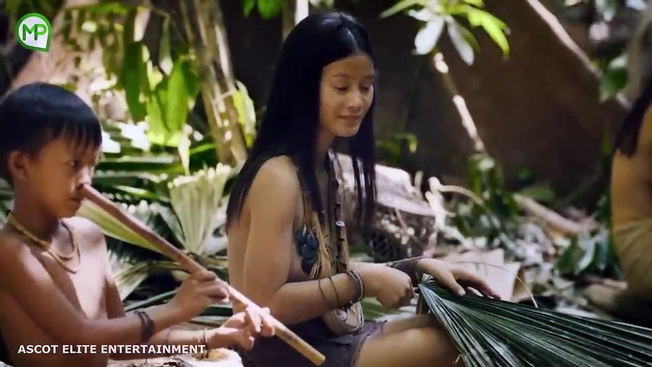 Nonton Cerita Alur Film BULE MELINDUNGI SUKU DAYAK DI HUTAN KALIMANTAN