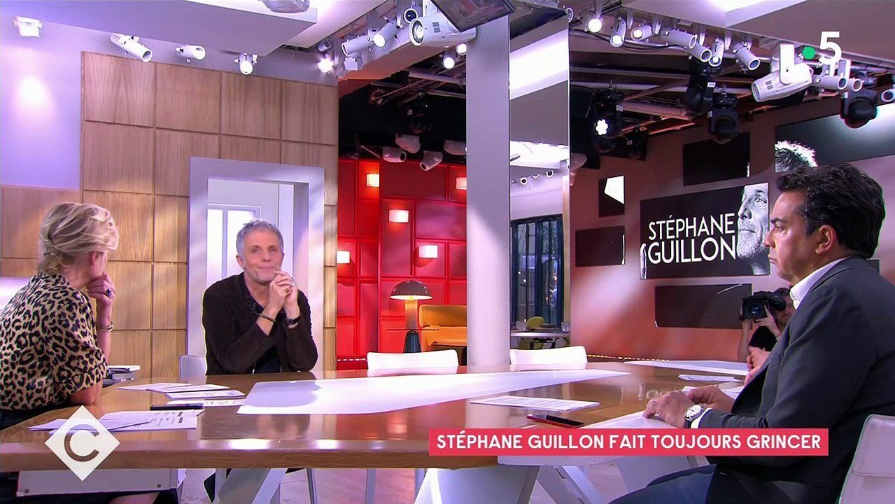 Stéphane Guillon fait sensation dans 'C à vous' sur France 5 🎙️
