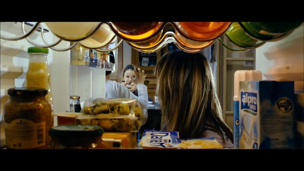 Don't Look Back | movie | 2009 | Official Trailer