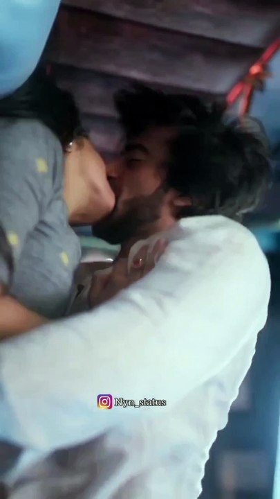 Heartfelt Moments: A Romantic Kissing Scene 💖