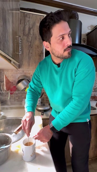 Mout k farishtay ko dokha diya.