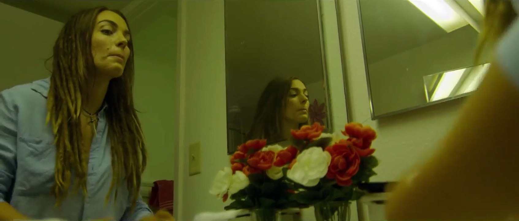 Momo (2019) Official Clip – A Chilling Encounter with a Mysterious Woman 😱