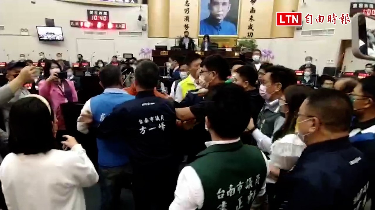 南市議會臨時會藍營議員要求請假、欲衝主席台 邱莉莉：勿政治鬥爭