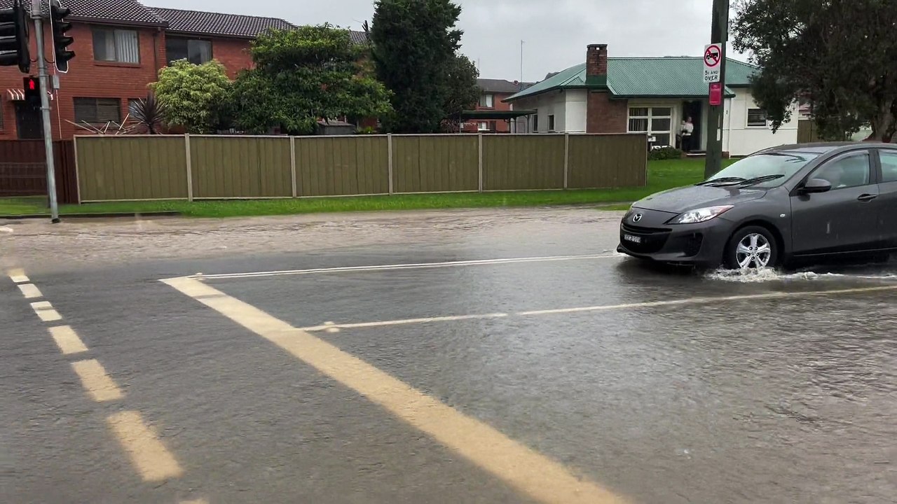Flash flooding in Unanderra