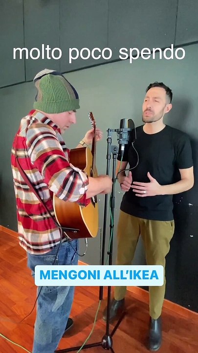 Gli Oblivion cantano la parodia di "Due vite" di Marco Mengoni