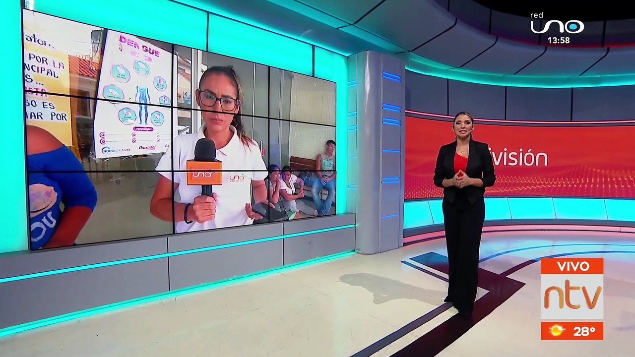 De rodillas una madre pide ayuda a las autoridades para salvar la vida de su hijo