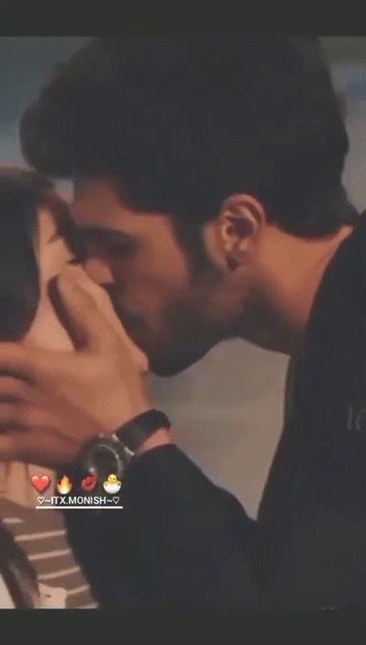 cute couple kiss status - gf bf kissing seen