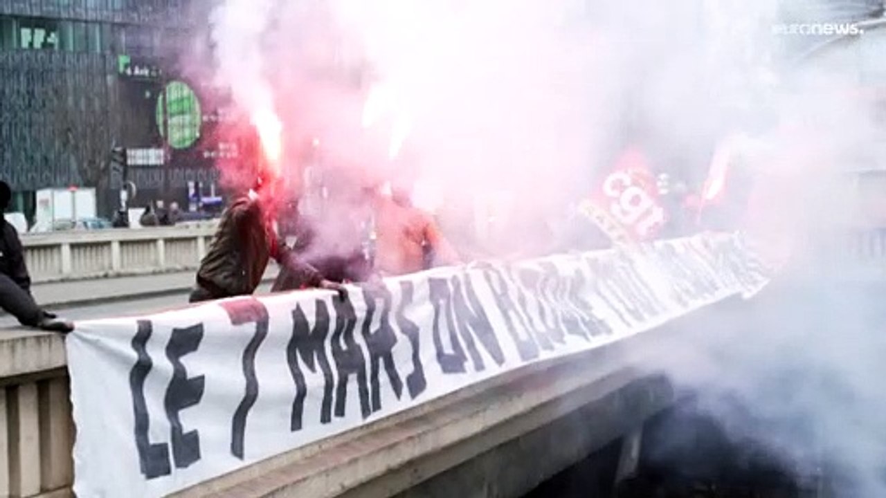 Major train strikes in France aimed at "blocking country"