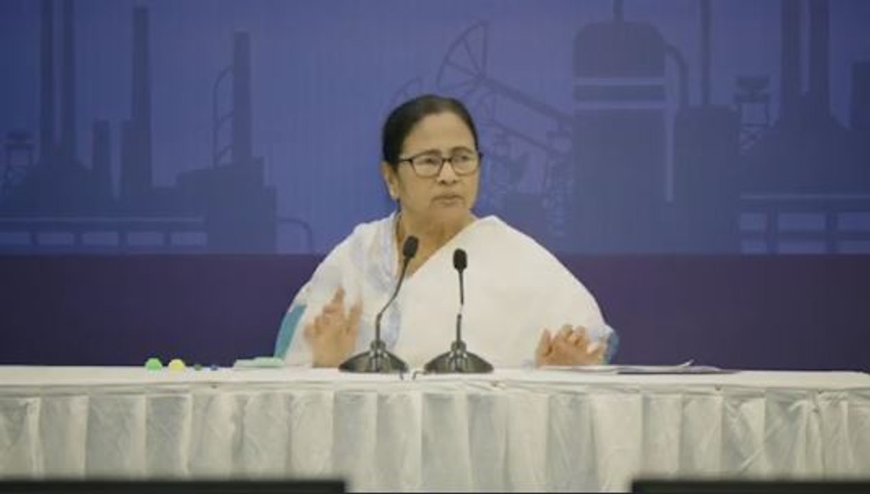 বড় ঘোষনা মুখ্যমন্ত্রীর, ওয়ার্ল্ড ট্রেন্ড সেন্টার শাখা খুলছে কলকাতায়, মার্চেই হবে মৌ সাক্ষর!