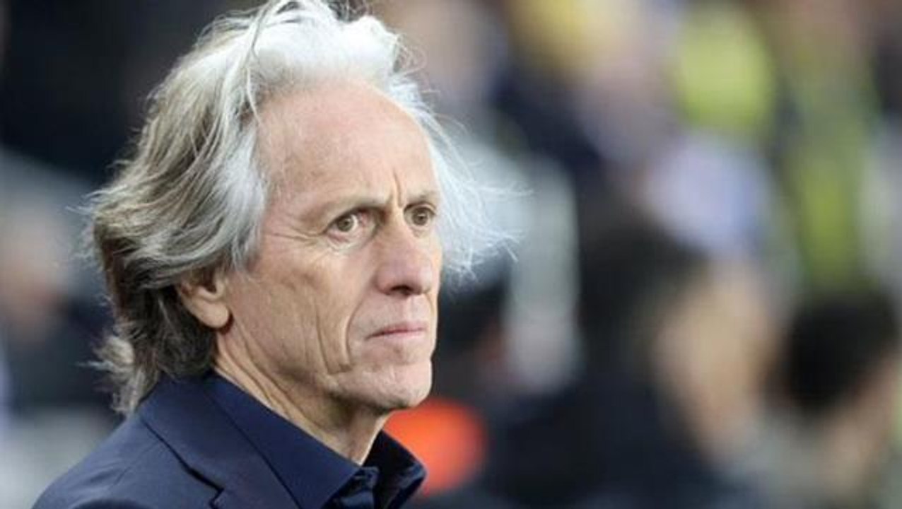 F.Bahçeliler ilk kez izledi! Jorge Jesus'un sahaya sürdüğü ilk 11'i taraftar tanıyamadı