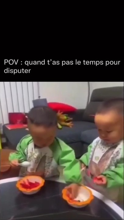 Regardez-l’intelligence de l’un des jumeaux quand son frère a voulu le tromper #frère_drôle