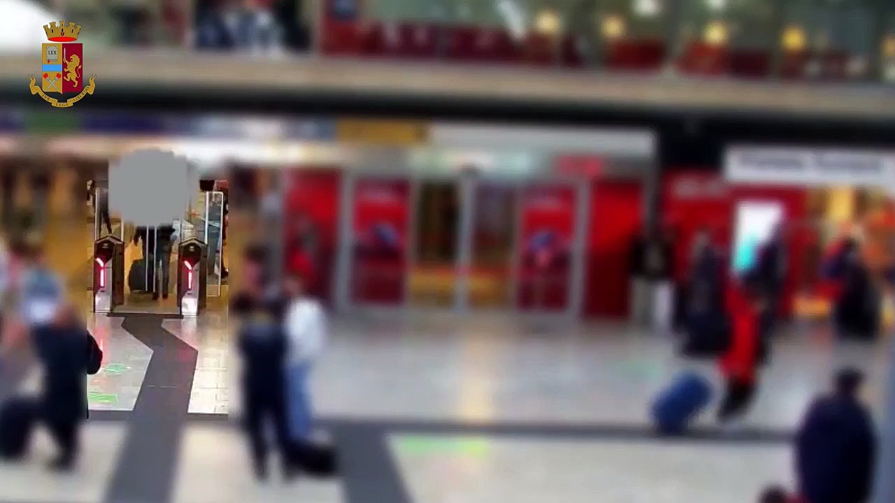 Milano, truffa all'erede Caproni: le immagini che hanno incastrato il quartetto