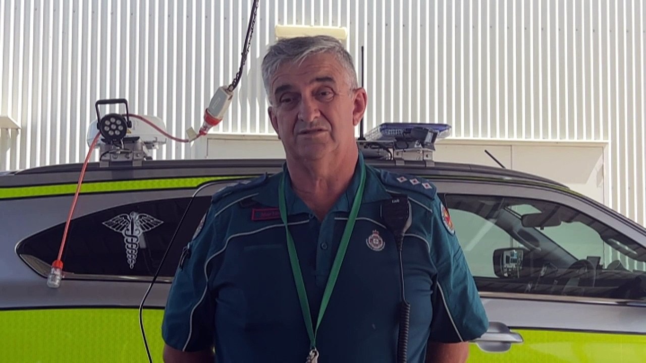 Authorities issue warning after dingo attacks young girls