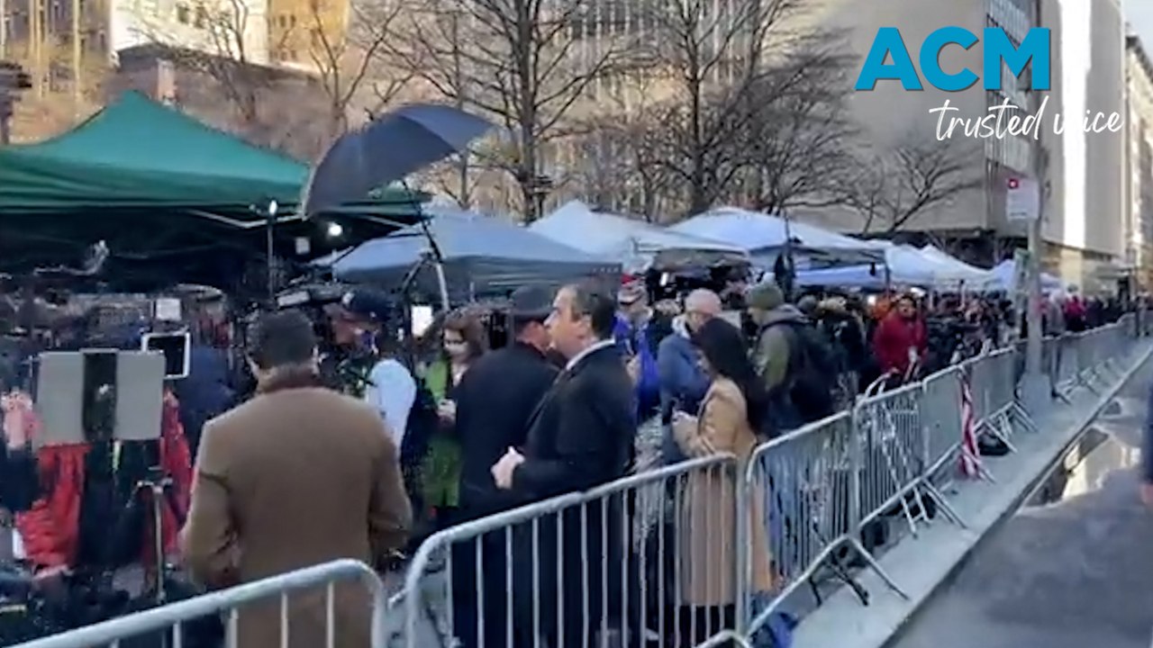 Media lineup outside Manhattan Court ahead of Trumps surrender