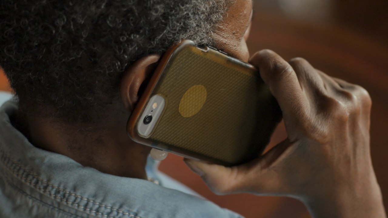 NHS 111 wait times: Almost 4 million people hang up NHS 111 calls due to long waiting times