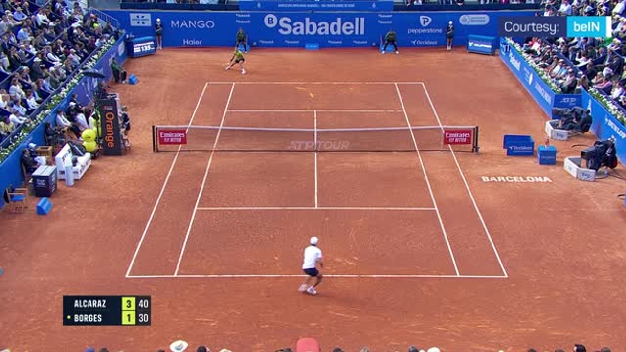 Alcaraz beat Borges to begin Barcelona Open defence