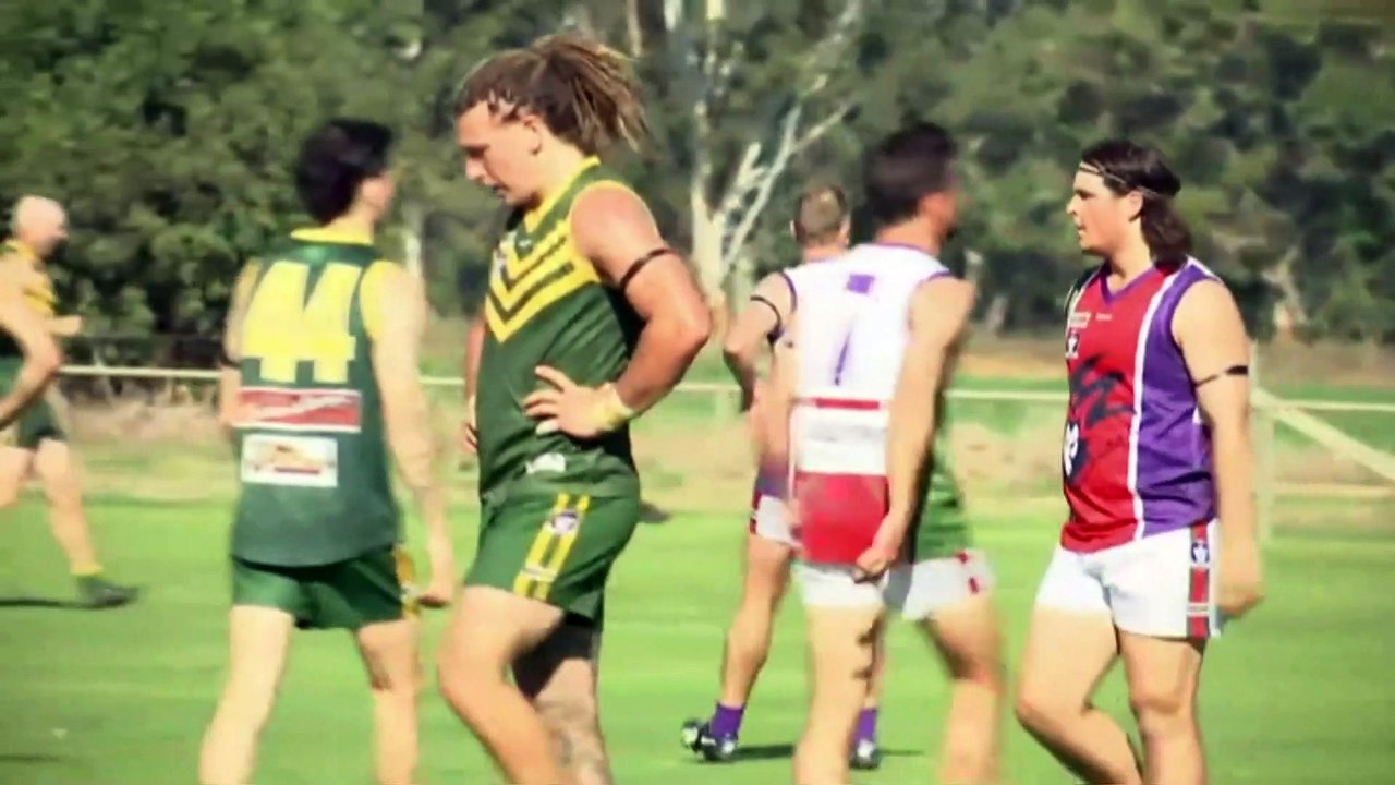 Deadly crash sends 'shock wave' through community in Victoria's north-east