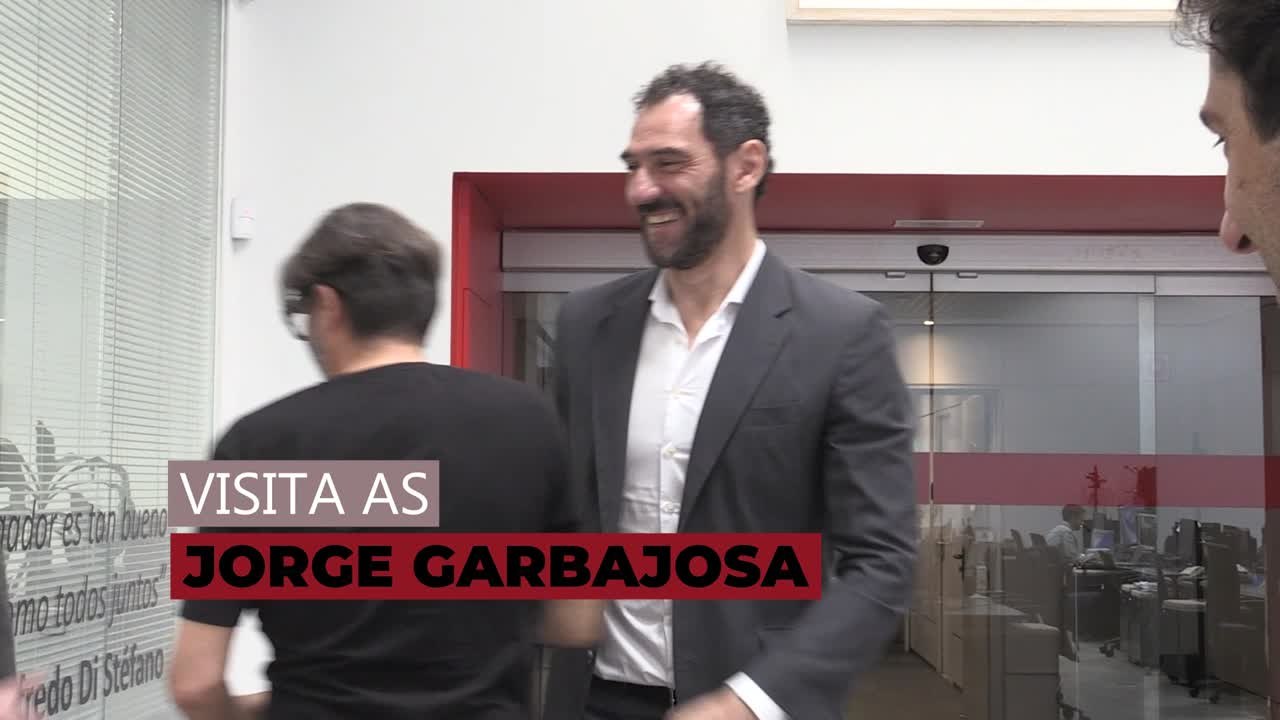 Jorge Garbajosa visita la redacción del Diario AS