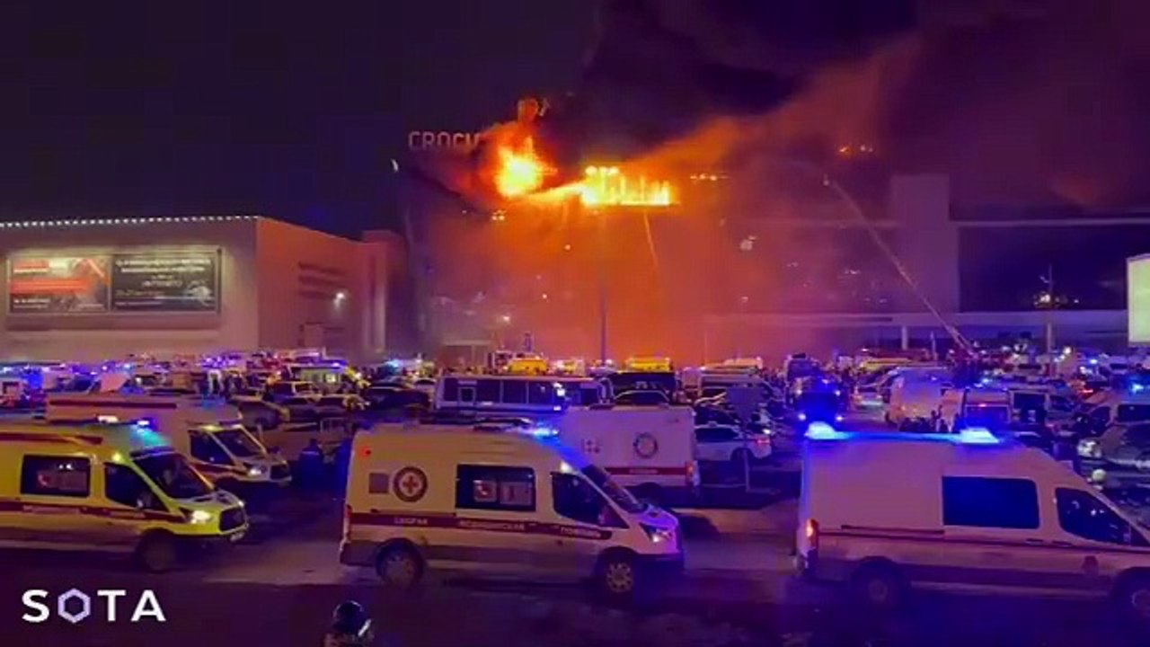 Imagens do aparato ao redor do Crocus City Hall em Moscovo