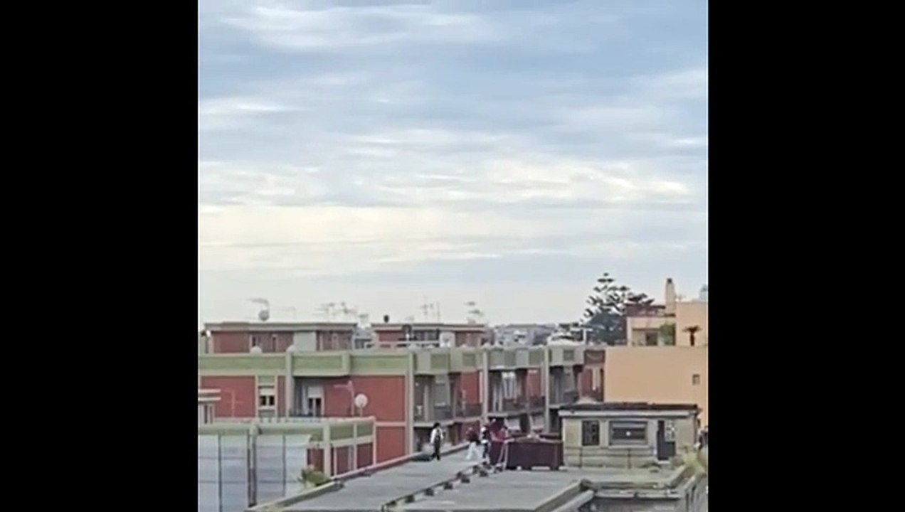 Messina, lancio sassi