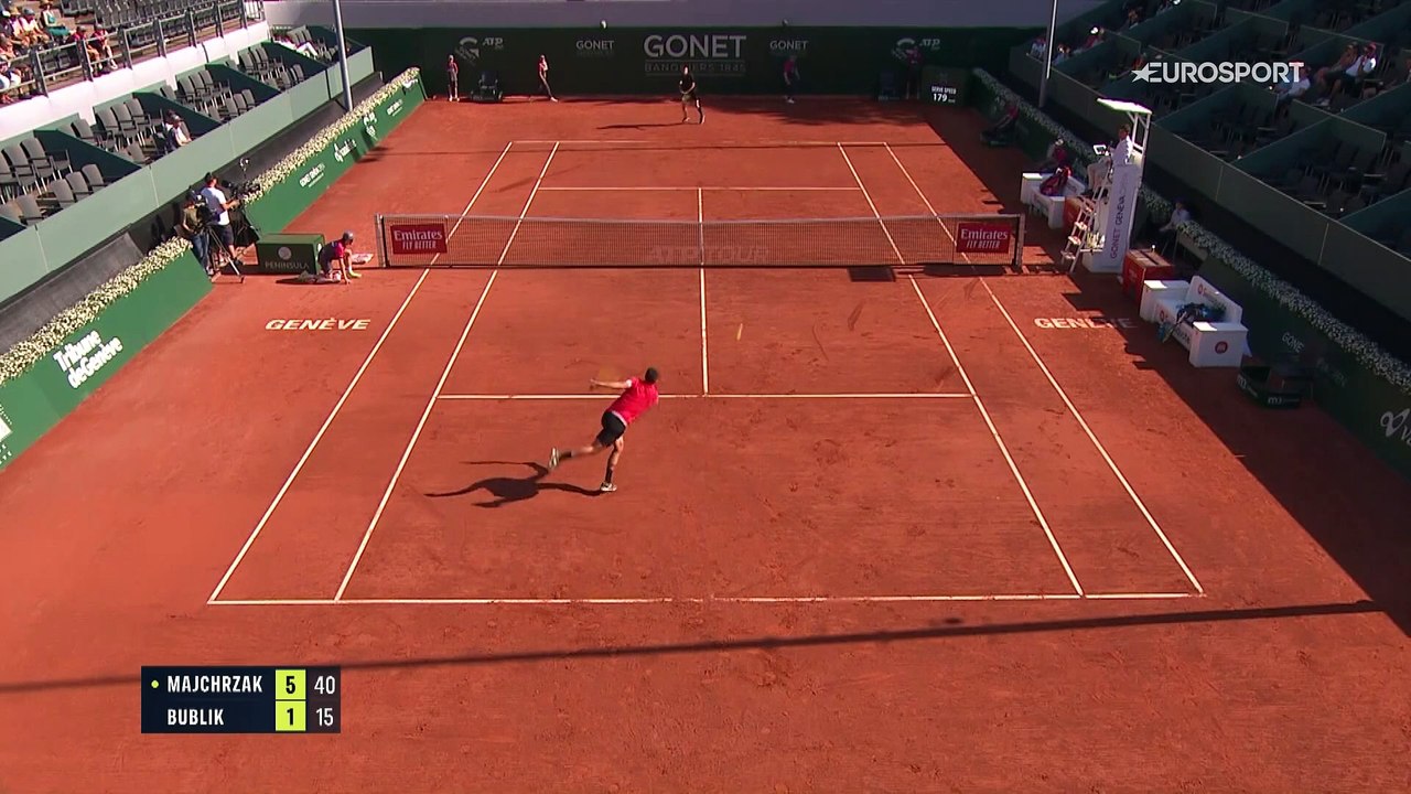 Majchrzak surprend Bublik