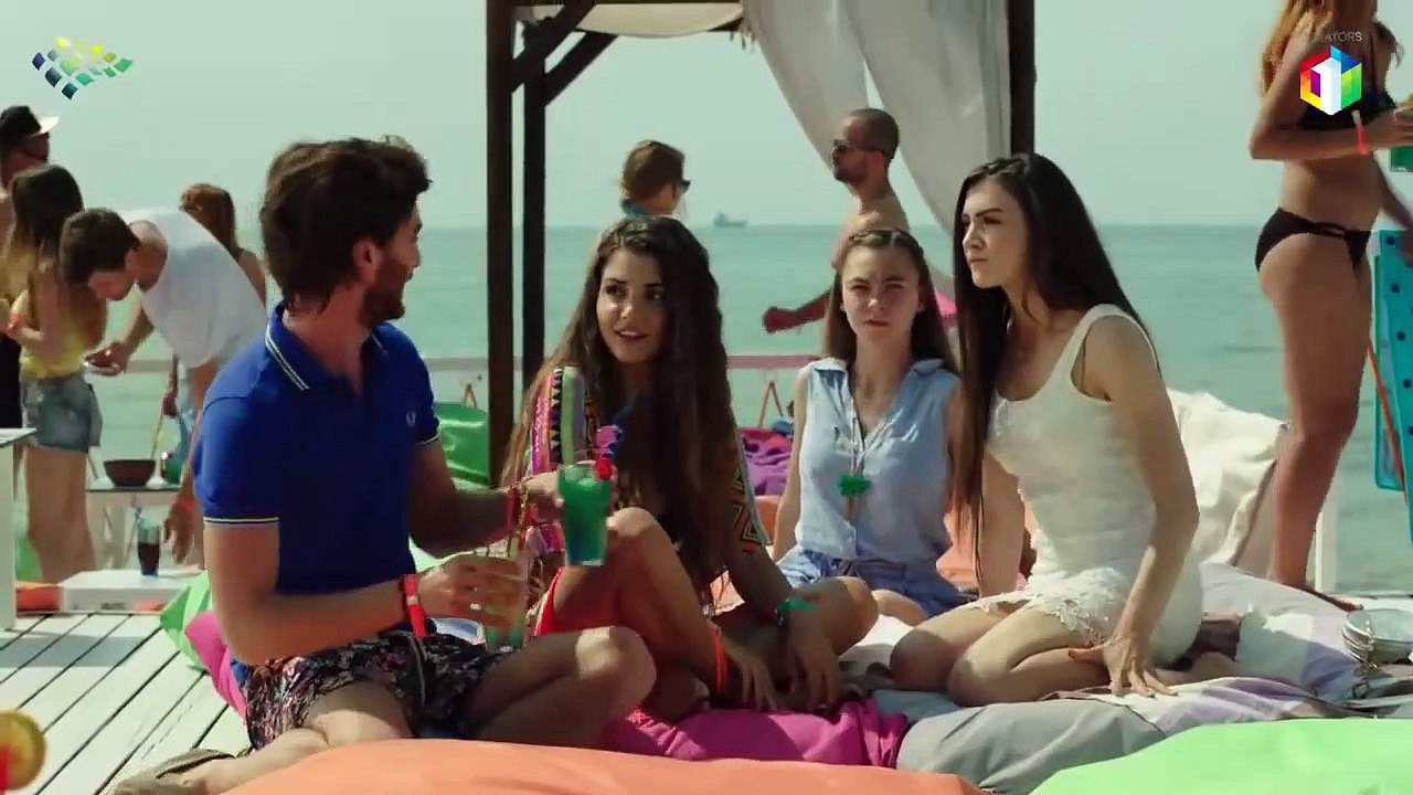 Sunehri Titliyan - Episode 15 - Turkish Drama - Hande Ercel - Dramas Central