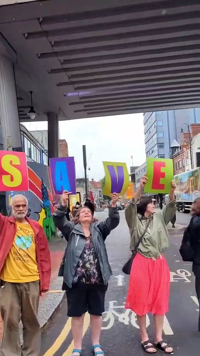 Extrinction Rebellion demonstrate to Save Smallbrook Ringway in Birmingham (credit Extinctin Rebellion Birmingham)