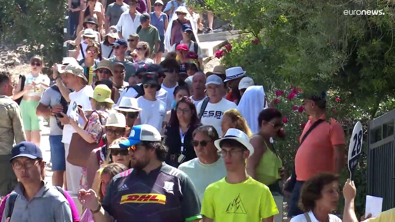 Акрополь закрыт в дневное время из-за жары