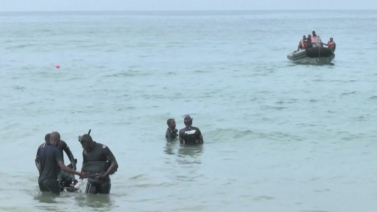 세네갈 앞바다에서 이주민 보트 전복...최소 17명 사망 / YTN
