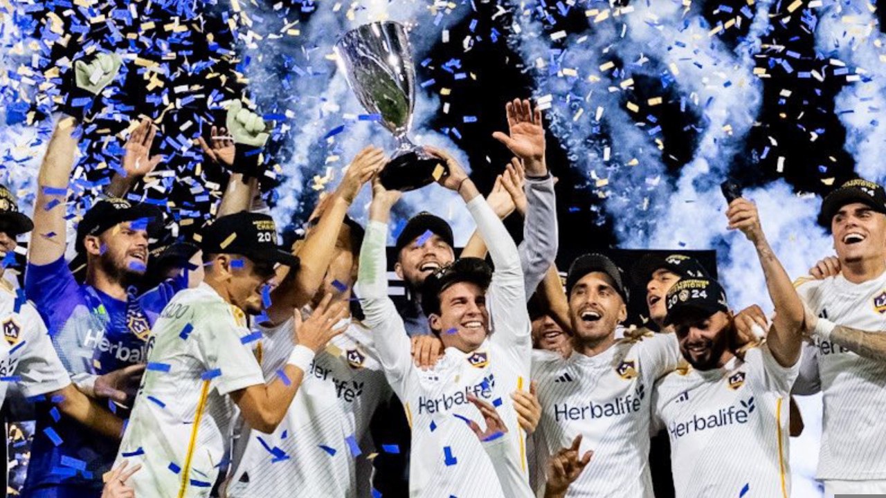 Riqui Puig en su presentación con LA Galaxy