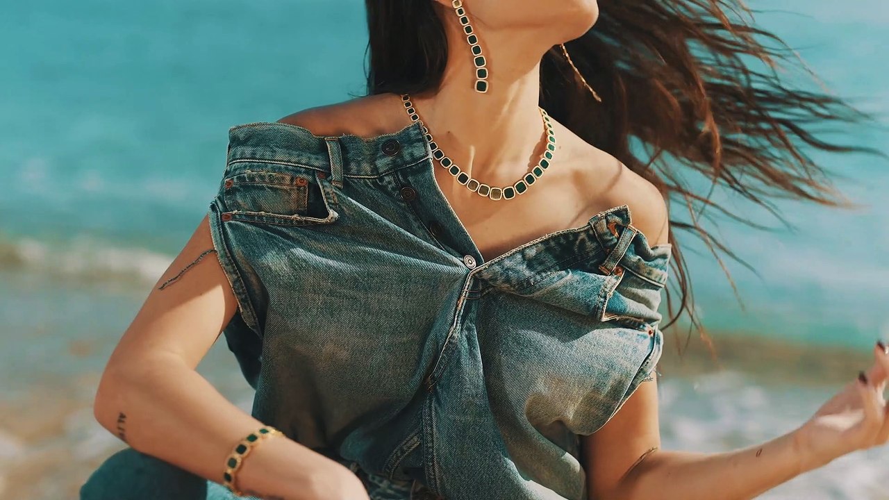 VIDÉO - La campagne APM Monaco avec Thylane Blondeau et Baptiste Giabiconi