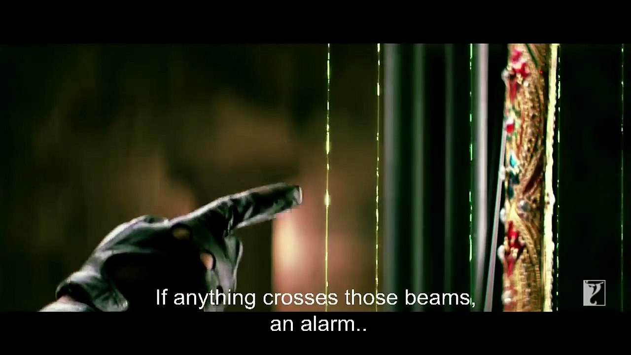 Antique Sword Robbery Scene - Dhoom-2 - Hrithik Roshan - Aishwarya Rai - Dhoom Robbery Scene, Scenes