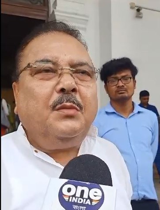 বুদ্ধবাবুকে নেতা হিসেবে শ্রদ্ধা করি, লিডারের মানসিকতা সবসময় : মদন মিত্র