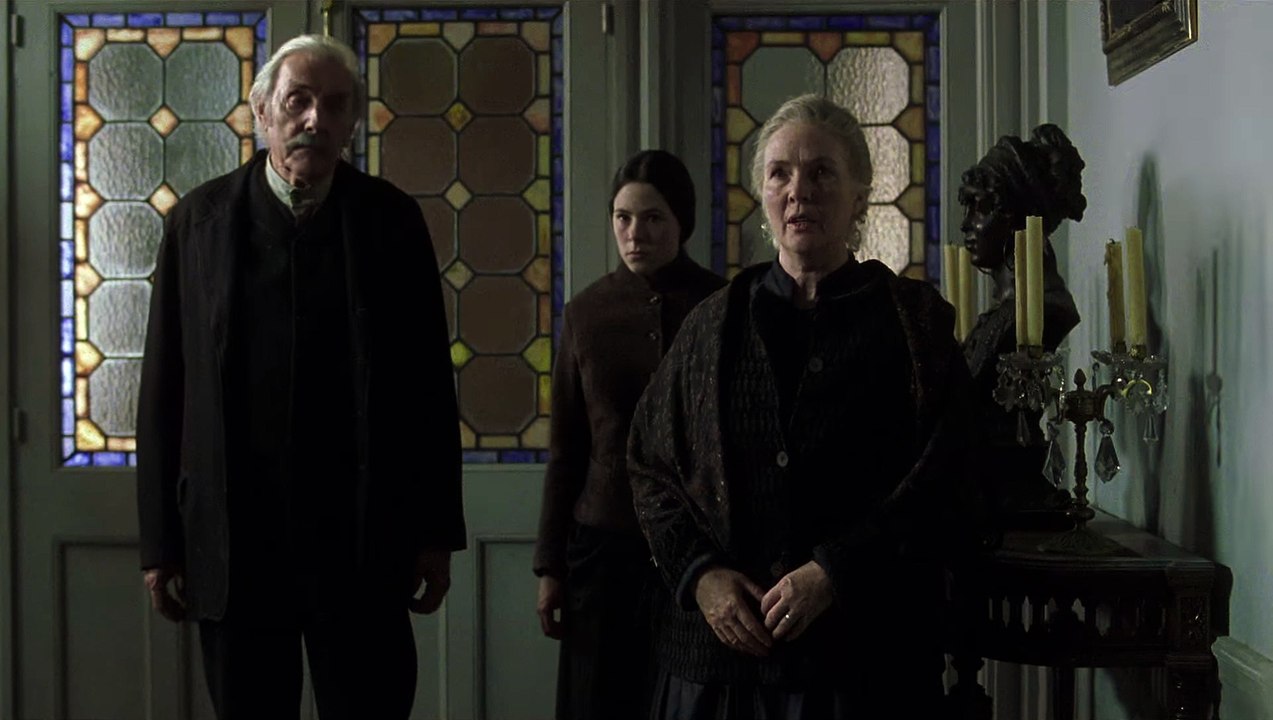 THE OTHERS Movie (2001) - Nicole Kidman, Fionnula Flanagan, Christopher Eccleston