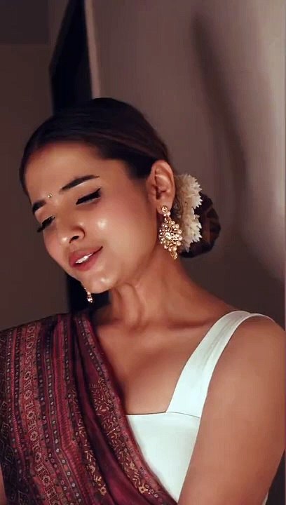 kinza Chaudhary 110%