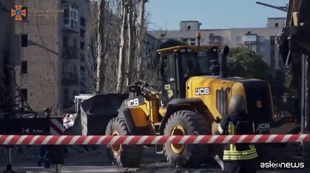 Ucraina, proseguono i soccorsi dopo l'attacco a Pokrovsk (Donetsk)