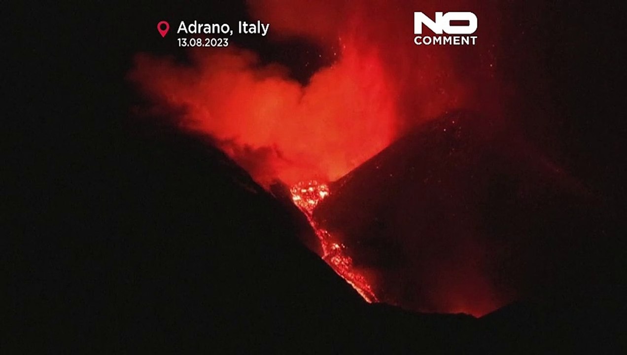 Этна выбросила пепел: на Сицилии закрыли аэропорт