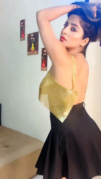 sexy girl n transparent tops.